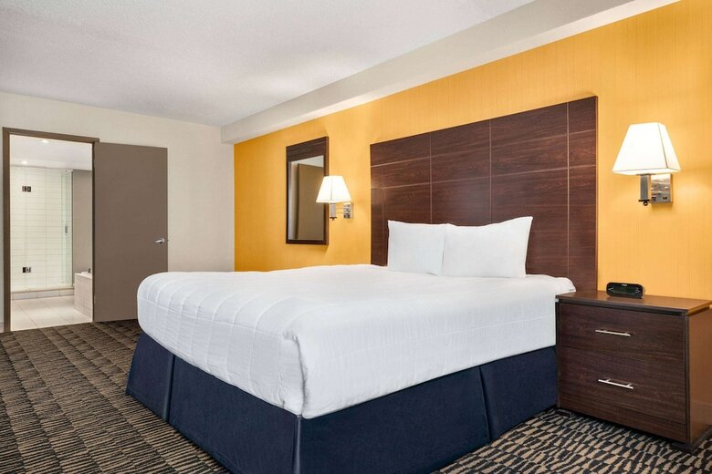 Ramada Plaza Niagara Falls Hotel