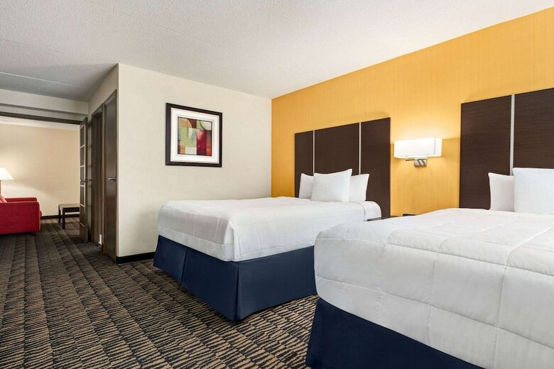 Ramada Plaza Niagara Falls Hotel