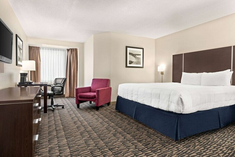 Ramada Plaza Niagara Falls Hotel