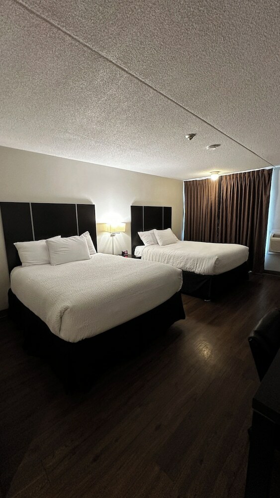 Ramada Plaza Niagara Falls Hotel