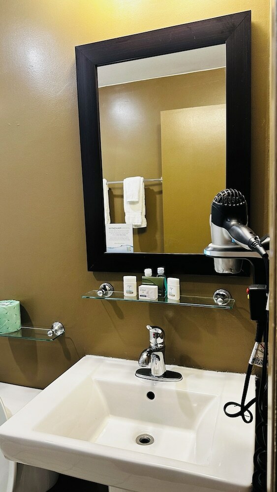 Ramada Plaza Niagara Falls Hotel