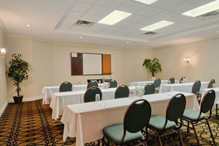 Ramada Plaza Niagara Falls Hotel
