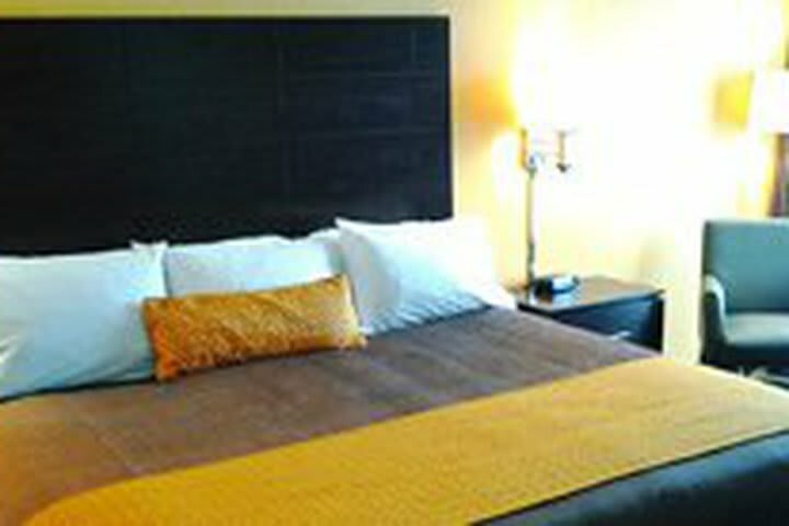 Ramada Plaza Niagara Falls Hotel