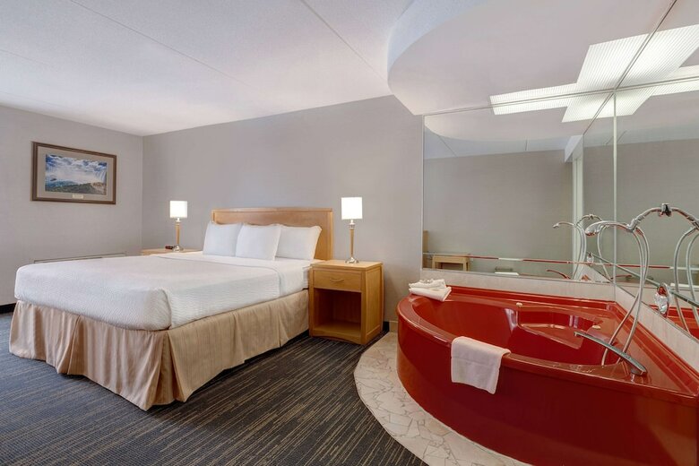 Hotel Days Inn - Niagara Falls, Near The Falls