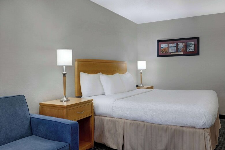 Hotel Days Inn - Niagara Falls, Near The Falls