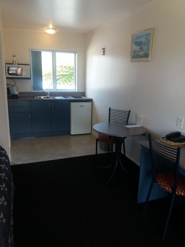 Avenue Heights Motel