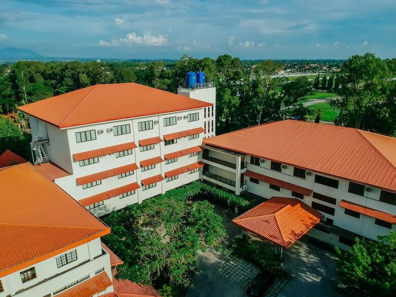 Hotel Nature's Village Resort