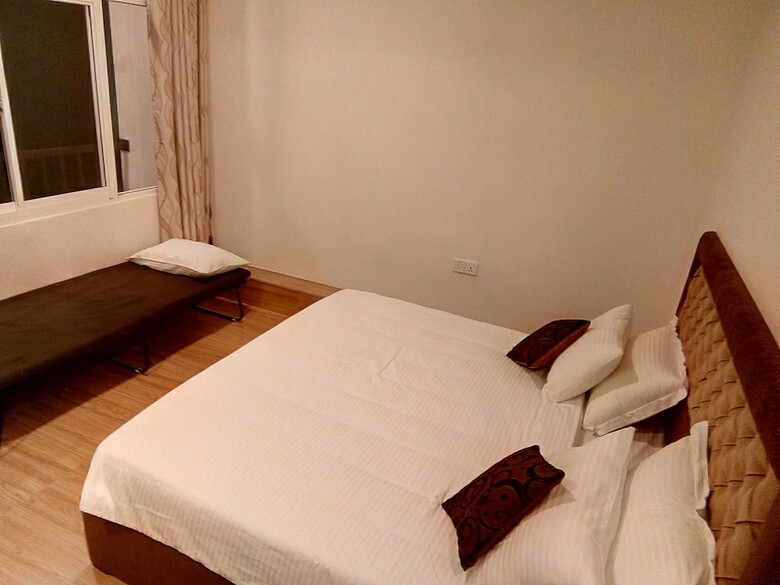 Hill Cool Hotel & Restaurant