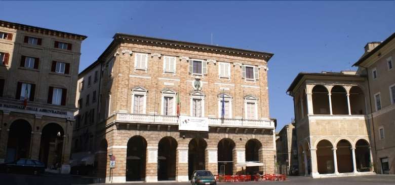 Bed & Breakfast Casa Il Girasole Marche Con Piscina