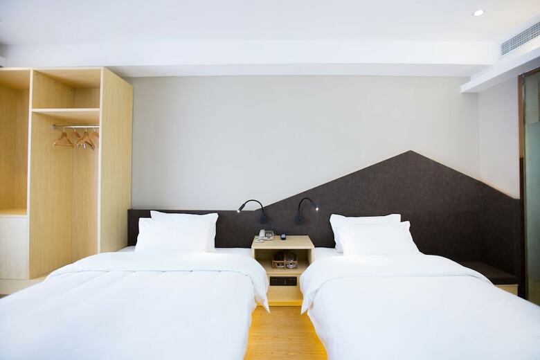 Ibis Styles Jingdezhen Cidu Avenue Hotel