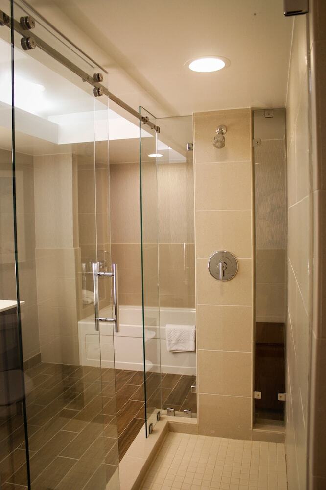 Hotel Embassy Suites By Hilton Seattle North Lynnwood