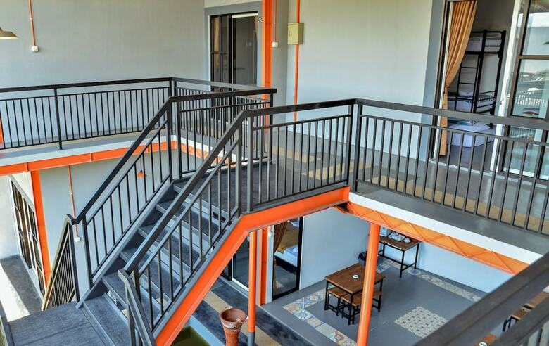 Hostal Zen Rooms Adisucipto Airport - Hostel