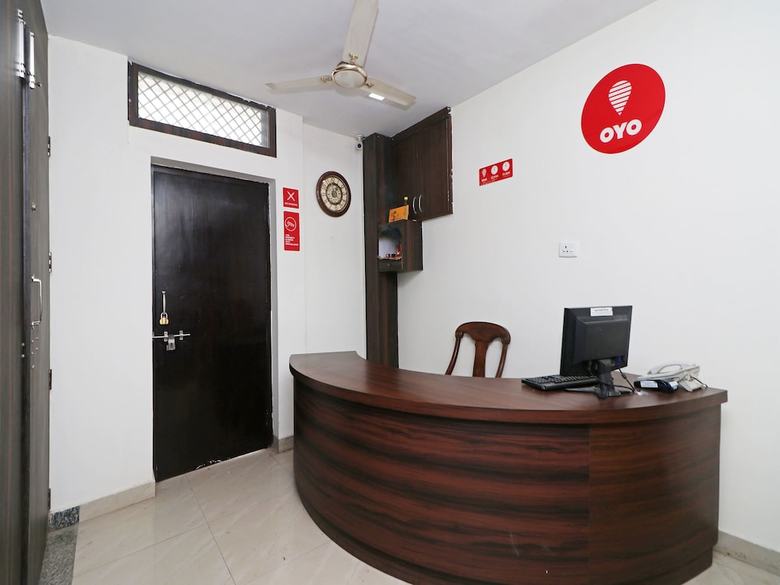 Oyo 11878 Hotel de Ds Plaza