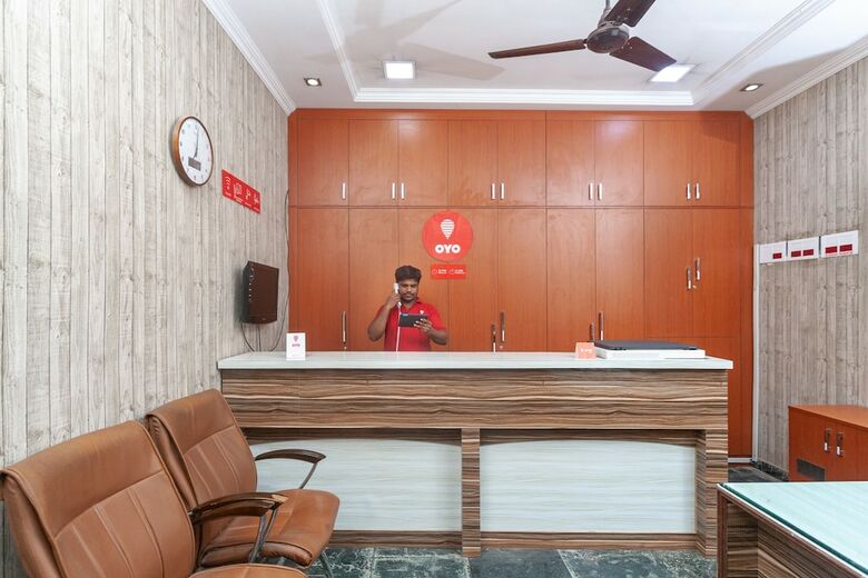Hotel Oyo 13006 Arumbakkam Inn