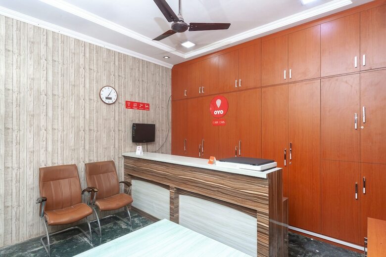Hotel Oyo 13006 Arumbakkam Inn