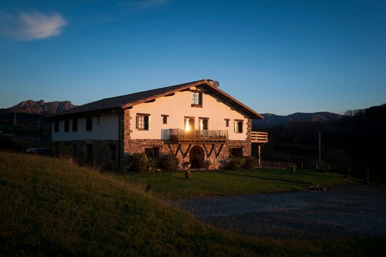 Agroturismo Casa Peluaga