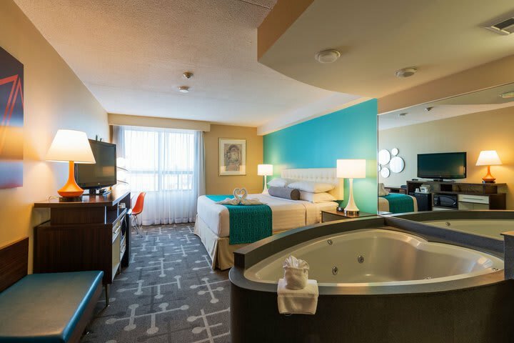 Howard Johnson Hotel By The Falls