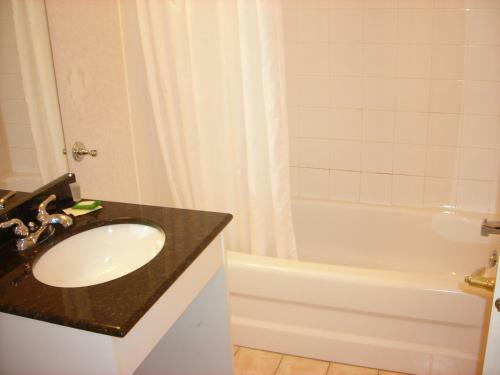 The Glengate Hotel & Suites