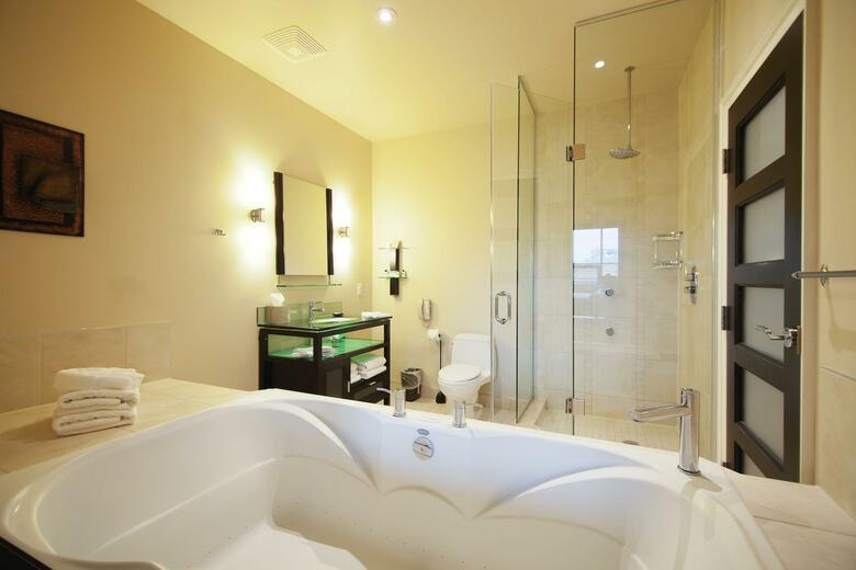 Hotel Sterling Inn & Spa