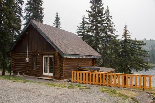 Lodge Lac Des Roches Resort