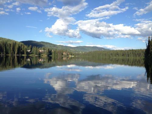 Lodge Lac Des Roches Resort
