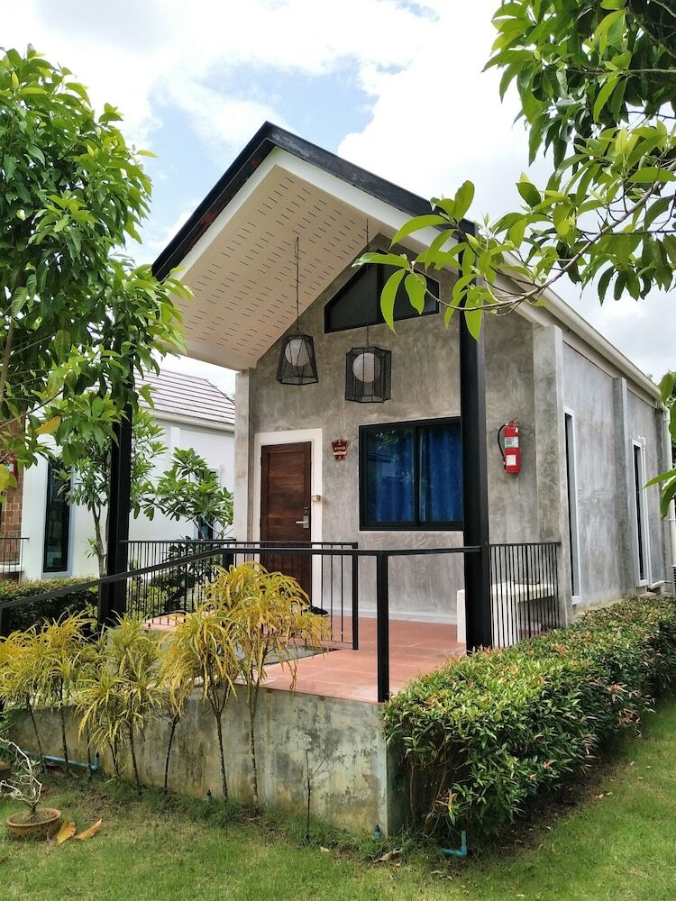 Hotel The Lighthouse Resort At Chanthaburi