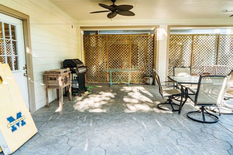 Spacious Kemah Boardwalk Townhome