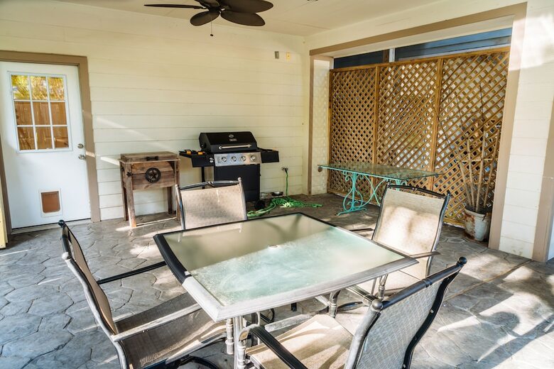 Spacious Kemah Boardwalk Townhome