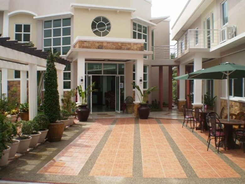 Hotel Regal Plaza Resort