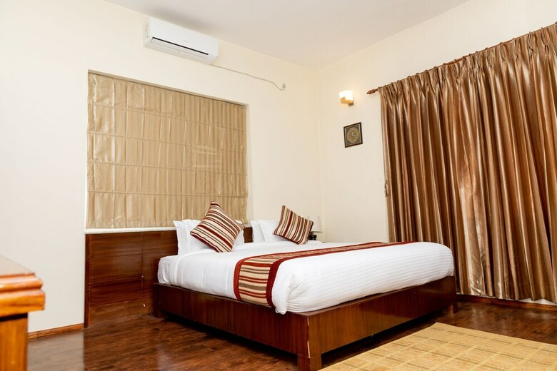 Hotel Mukhum International