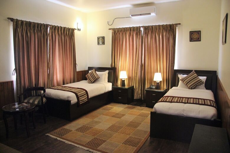 Hotel Mukhum International