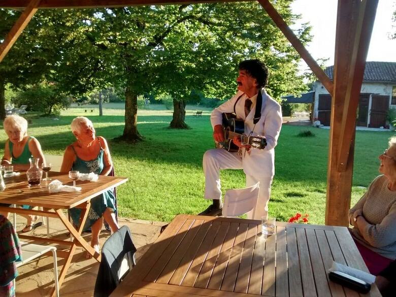 Hotel La Roane Yoga & Creativity Center