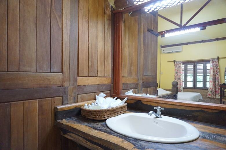Hotel Donsak Orchid Resort