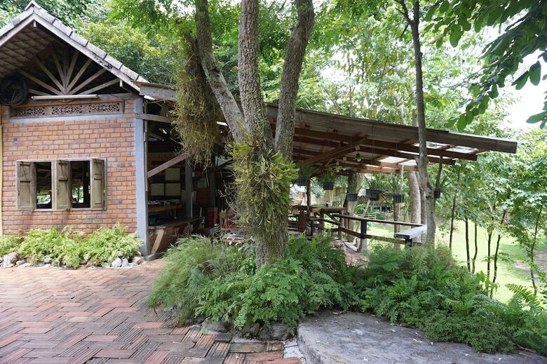Hotel Donsak Orchid Resort
