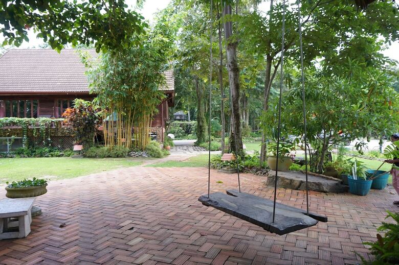 Hotel Donsak Orchid Resort