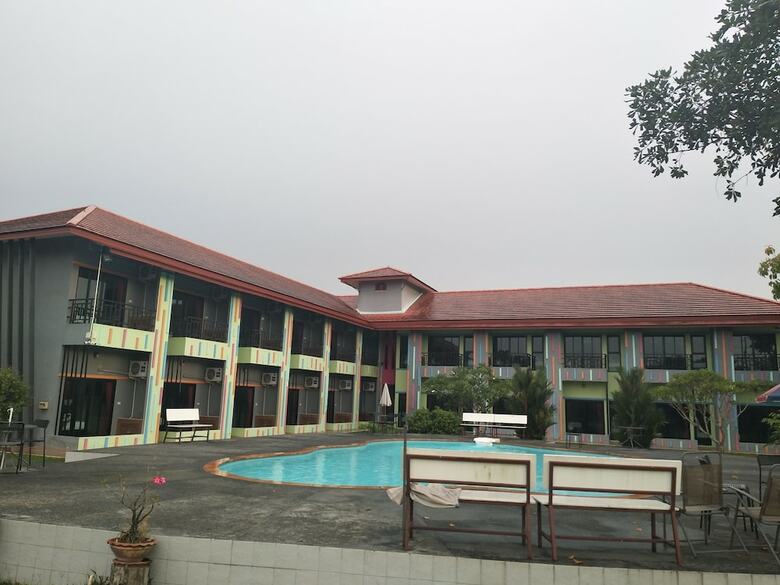 Hotel Madoony Resort