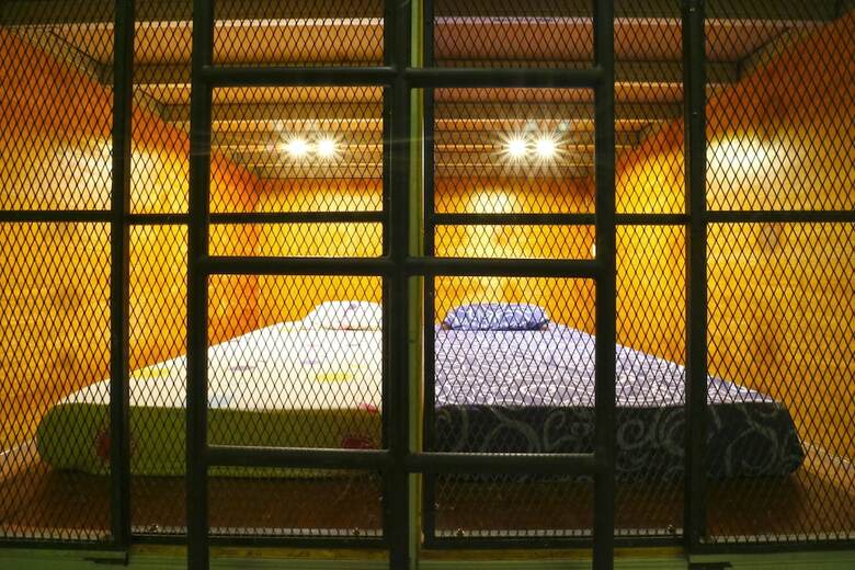 Hostal Kabin Kapsul Kayu Jati I - Hostel