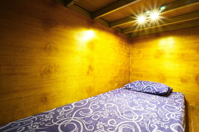 Hostal Kabin Kapsul Kayu Jati I - Hostel