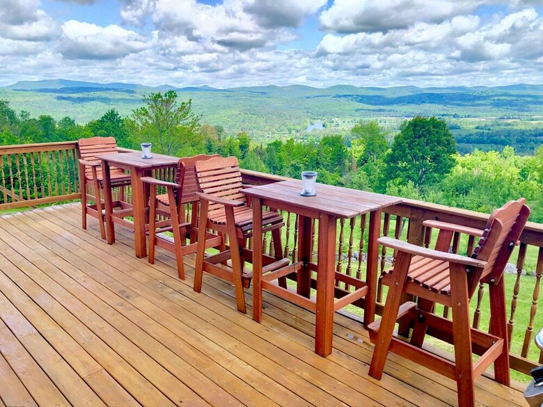 Majestic Vista Mountainside Cabin