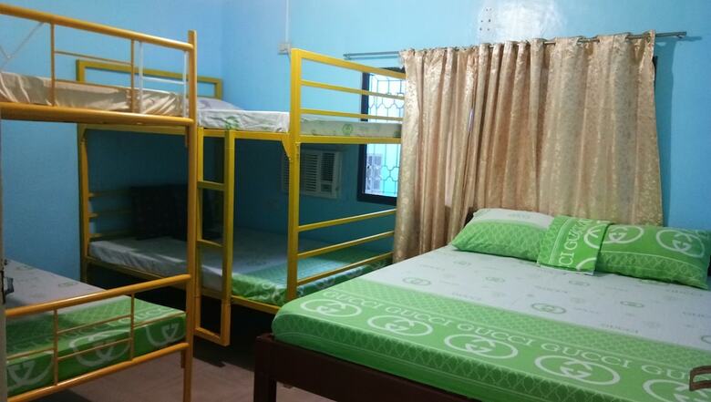 Hotel Yellow House Vacation Rental