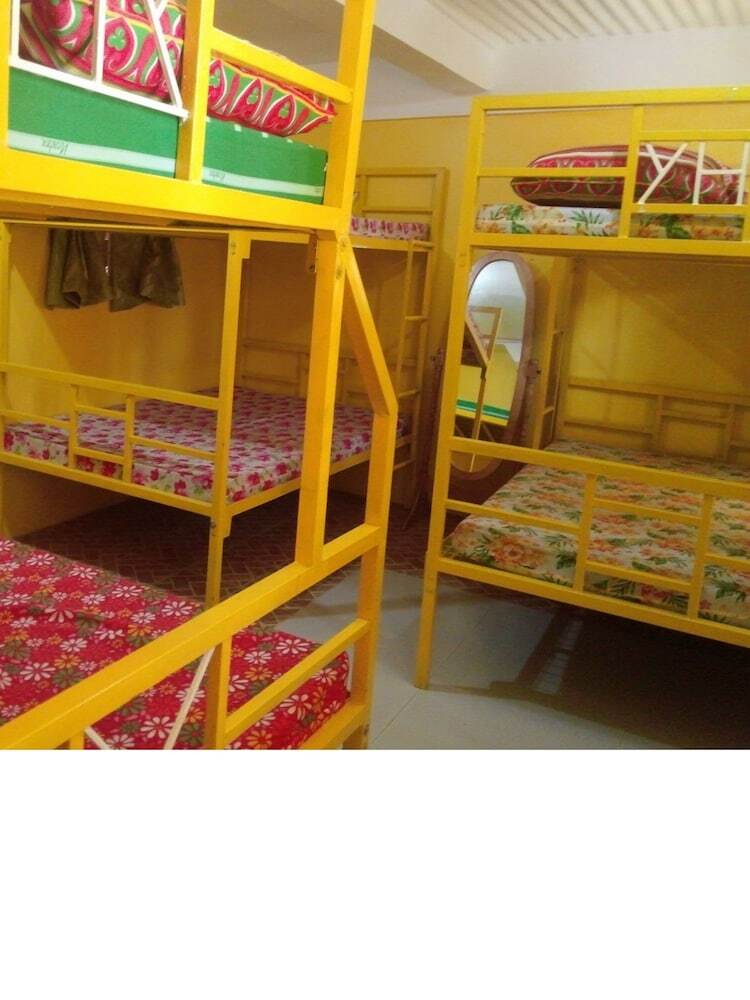 Hotel Yellow House Vacation Rental
