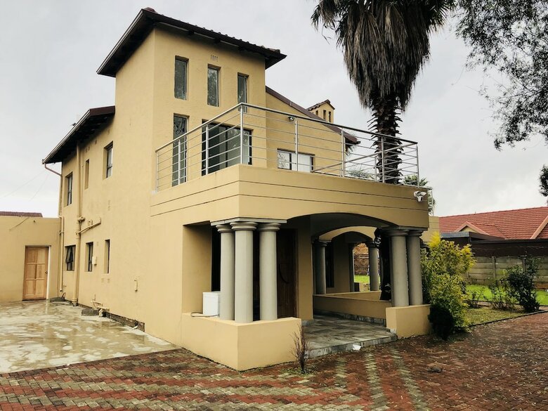 Hotel Airport Diamond Guest House