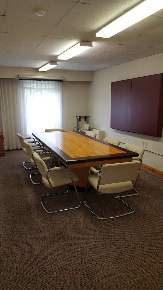 Hibbing Park Hotel & Suites