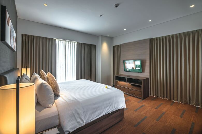 Oakwood Hotel & Residence Surabaya