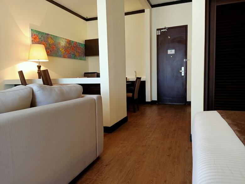 Hotel Lanjut Beach & Golf Resort