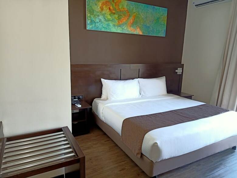 Hotel Lanjut Beach & Golf Resort