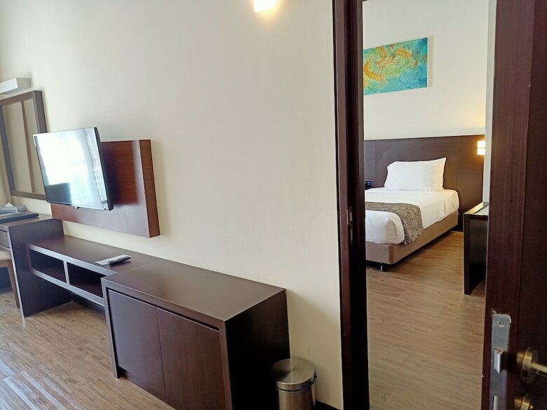 Hotel Lanjut Beach & Golf Resort