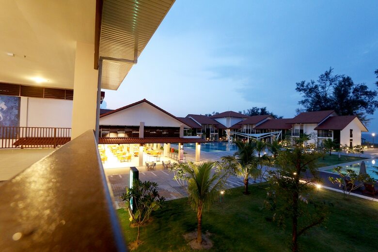 Hotel Lanjut Beach & Golf Resort