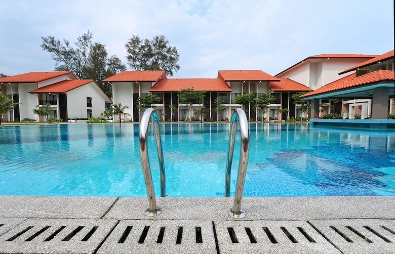 Hotel Lanjut Beach & Golf Resort
