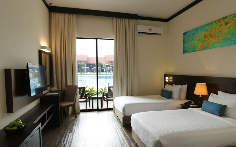 Hotel Lanjut Beach & Golf Resort